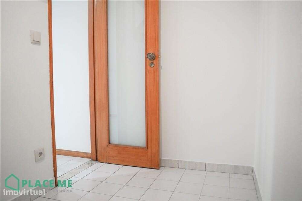 Apartamento T1+1 próximo da Estação de Comboios-18