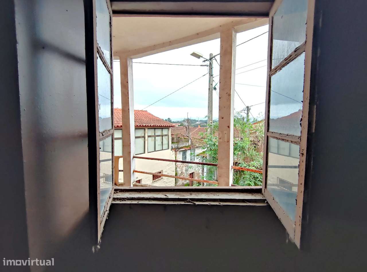 Moradia para recuperar a 5kms da cidade de Chaves-15