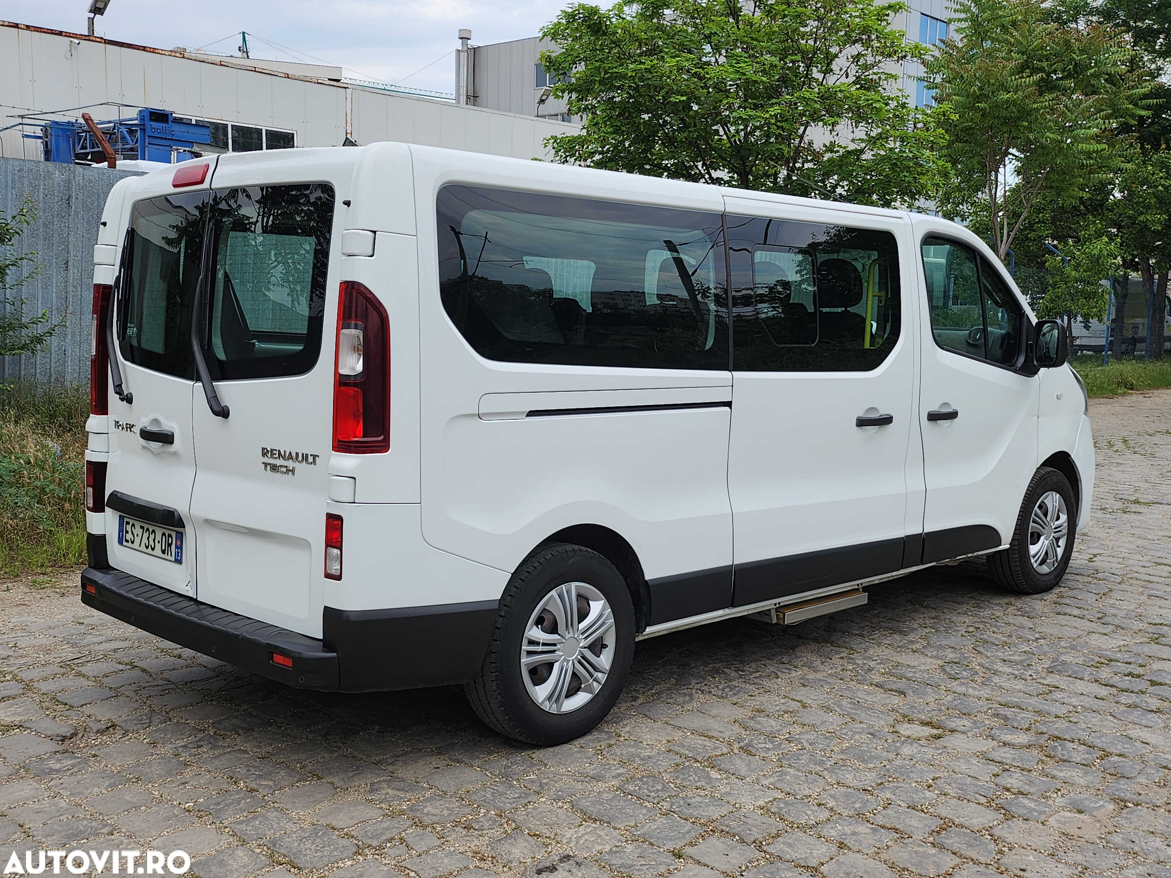 Renault Trafic Combi L2H1 1.6 dCi 95 8+1 Authentique - 3