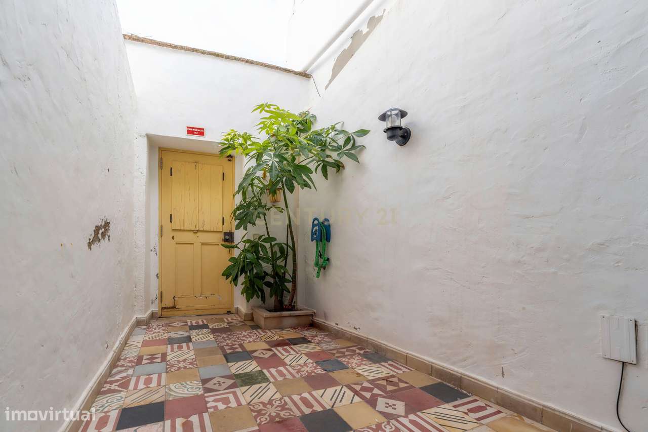 Moradia T2 Remodelada | Zona Premium de Faro - Grande imagem: 3/35