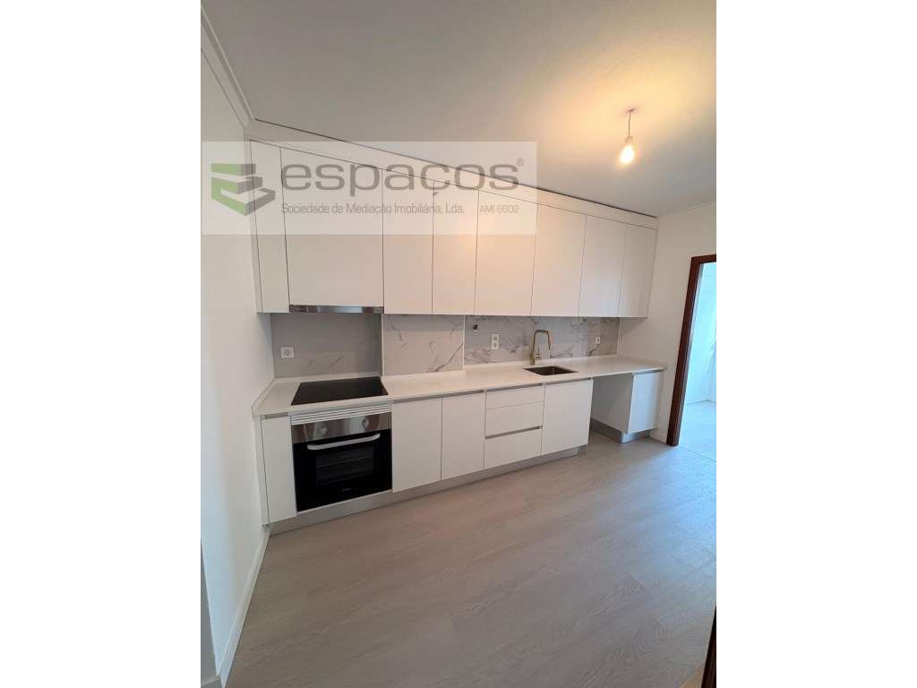 Apartamento remodelado para Arrendamento - Bons Dias, Ramada - Grande imagem: 2/12