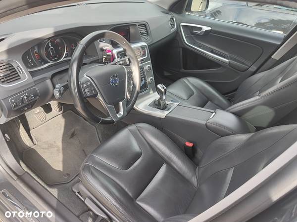 Volvo V60 D2 Summum - 7