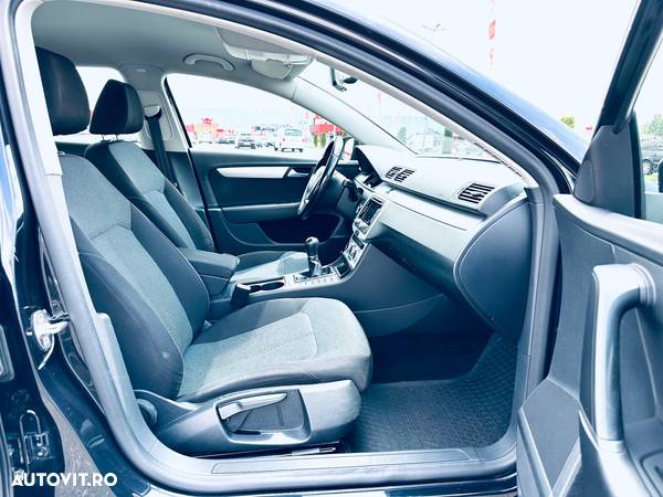 Volkswagen Passat 1.6 TDI BlueMotion Technology Comfortline - 16