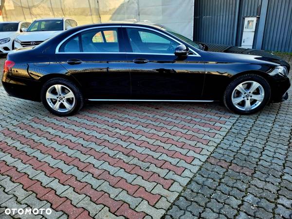 Mercedes-Benz Klasa E 220 d 4-Matic Business Edition 9G-TRONIC - 3