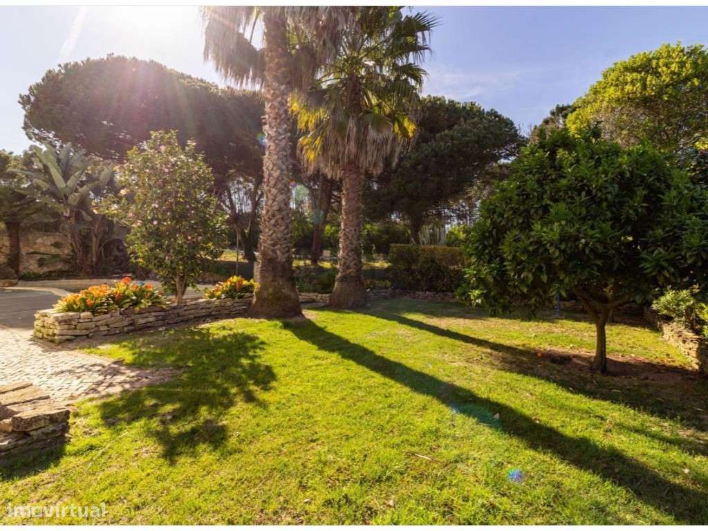 Moradia T4 com Piscina e Jardim nas margens da Lagoa-32