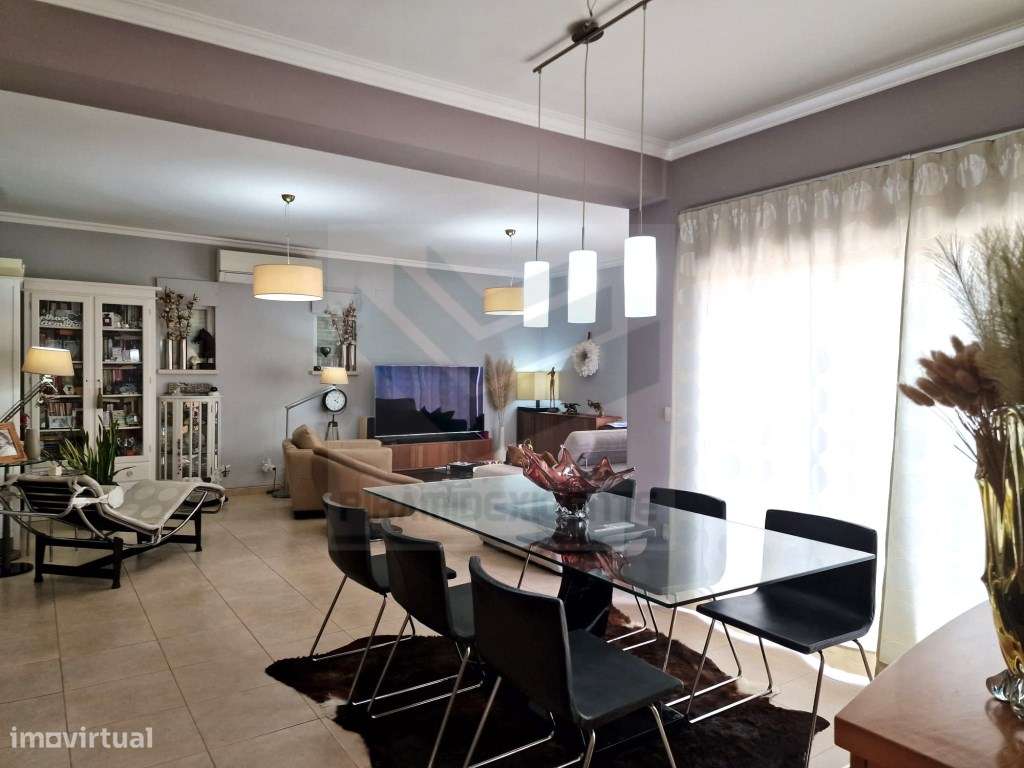 Moradia Isolada, Terraço Amplo e Piscina - Casas de Azeitão - Grande imagem: 5/31