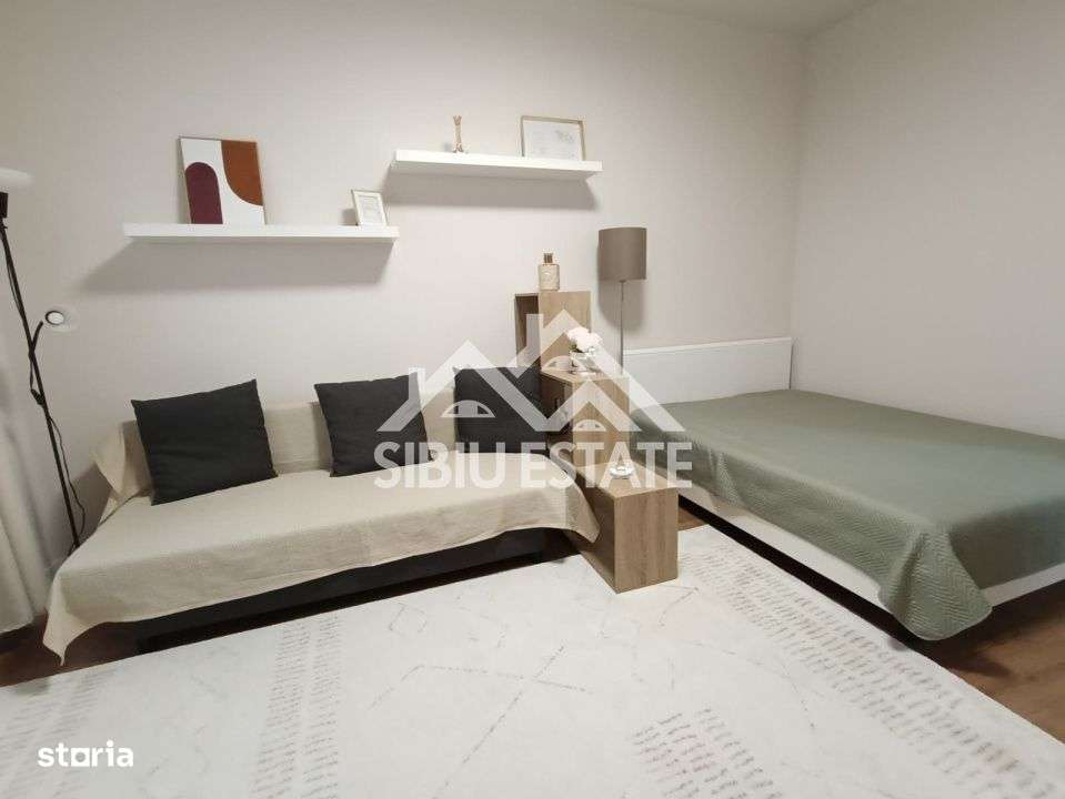 Studio mobilat utilat de vânzare în Șelimbăr cu parcare și boxă - Imagine principală: 2/8