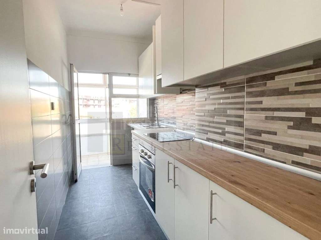 Apartamento T3 totalmente renovado em Setúbal-1