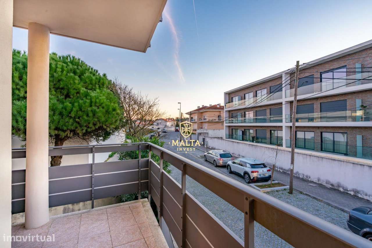 Moradia Bifamiliar com 3 Pisos no Centro de Fão – Esposende-8