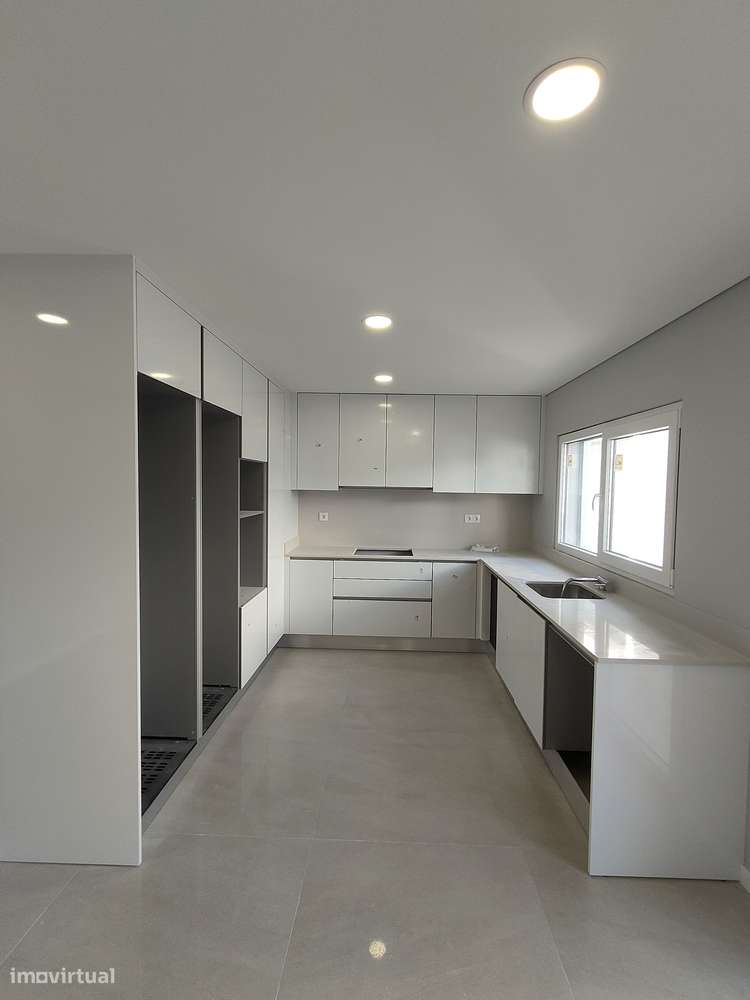 Oferta 1% do valor de aquisição - Moradia T2 com Piscina e Garagem-15