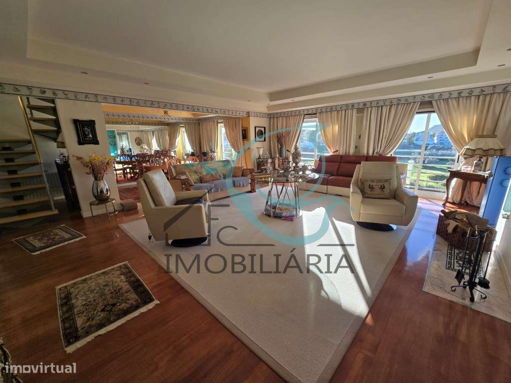 EXCLUSIVO - EXCELENTE APARTAMENTO DUPLEX DE 5 ASSOALHADAS, COM GARA...-1