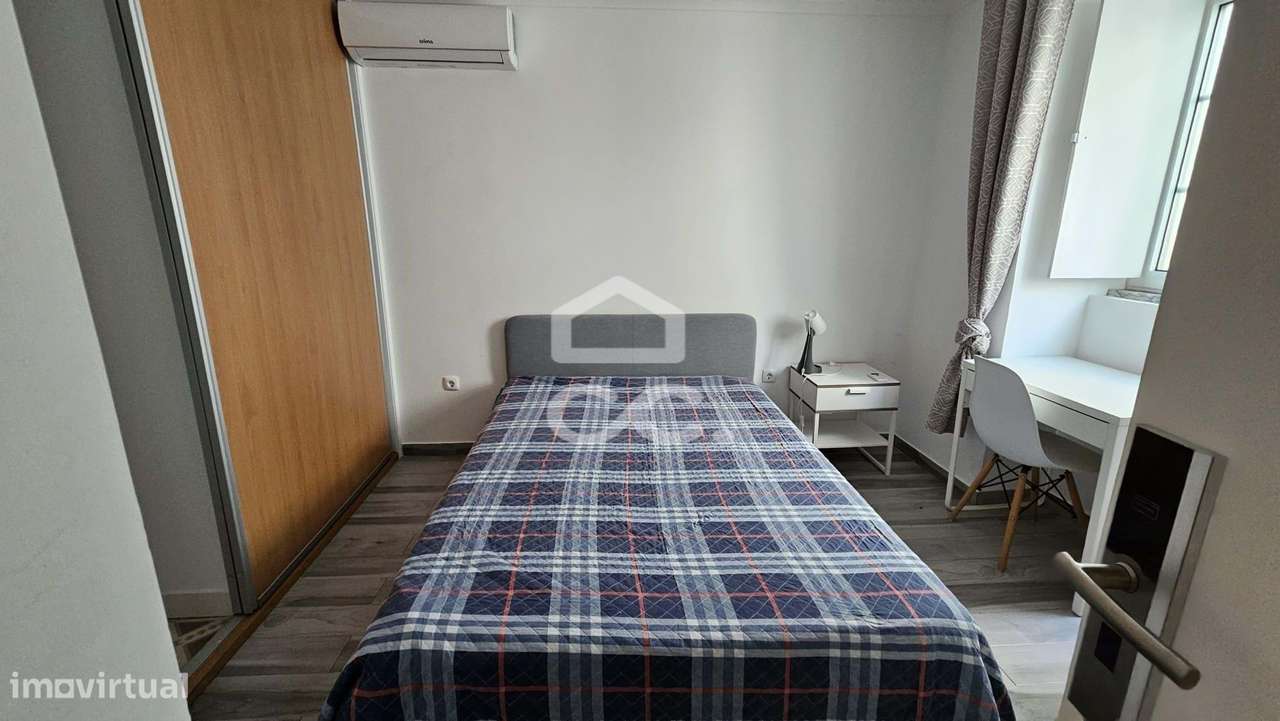 Alojamento com 10 quartos, pronto a rentabilizar, com obras recentes e-35