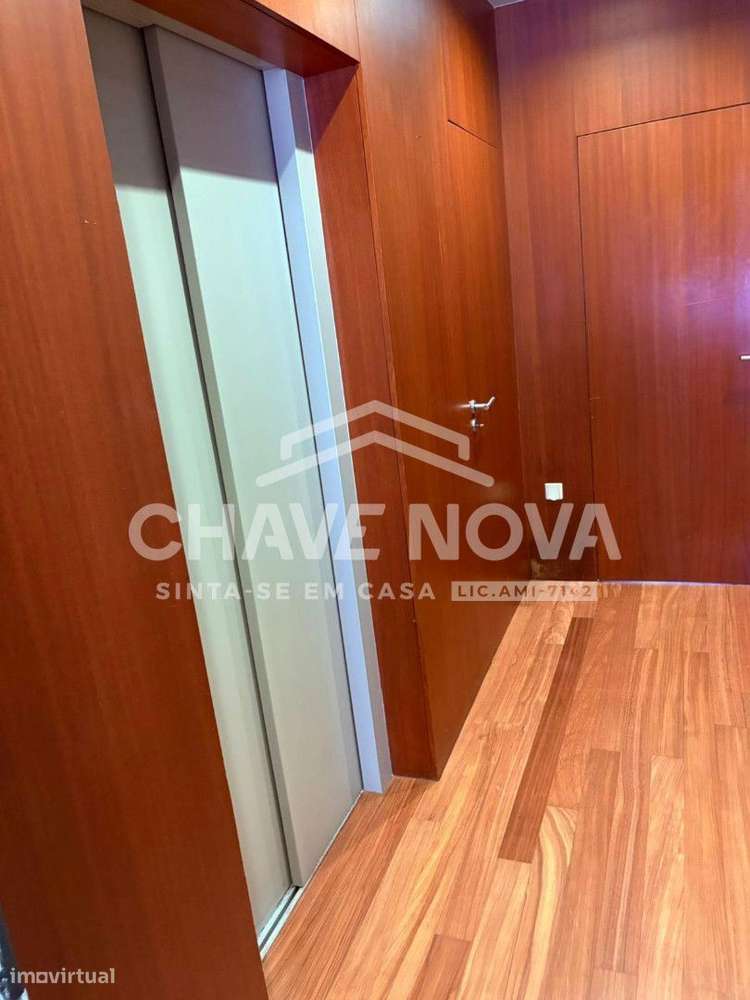 Moradia de luxo V4 com 4 pisos e elevador em Leça da Palmeira - Zon...-16