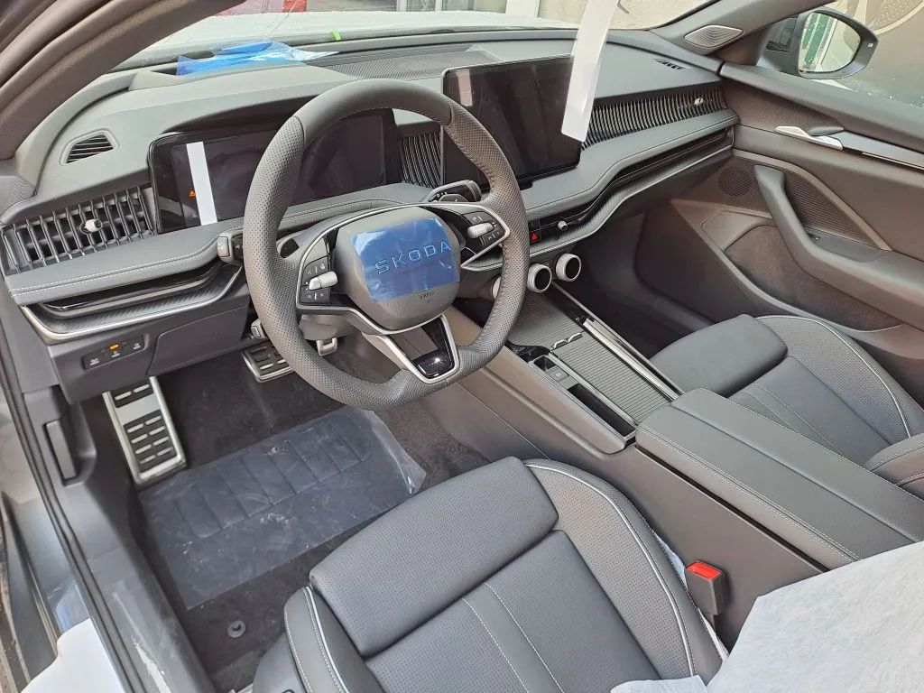 SKODA SUPERB 2.0 TSI 204KM DSG SPORTLINE, RP2025, dostępny od ręki
