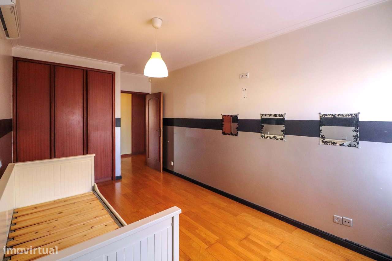 Apartamento T3 com suíte, em Sanguedo-11