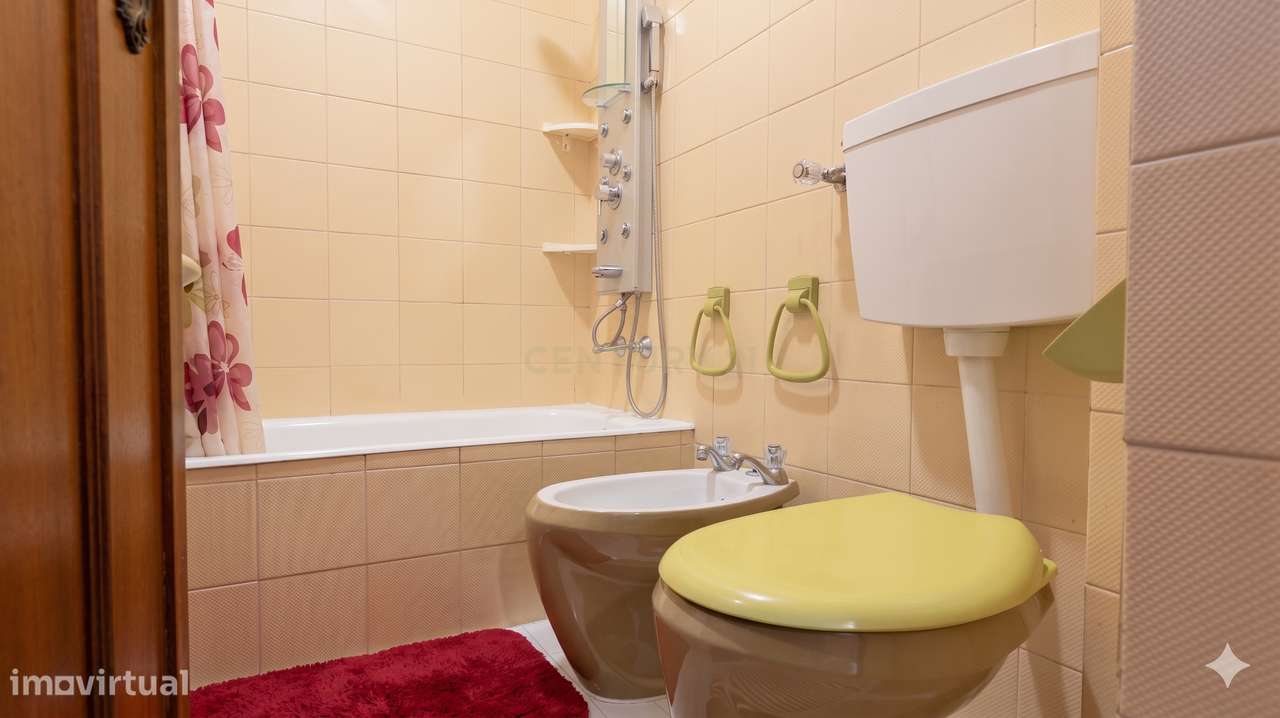 Apartamento T2 com Varanda na Venteira, Amadora-19