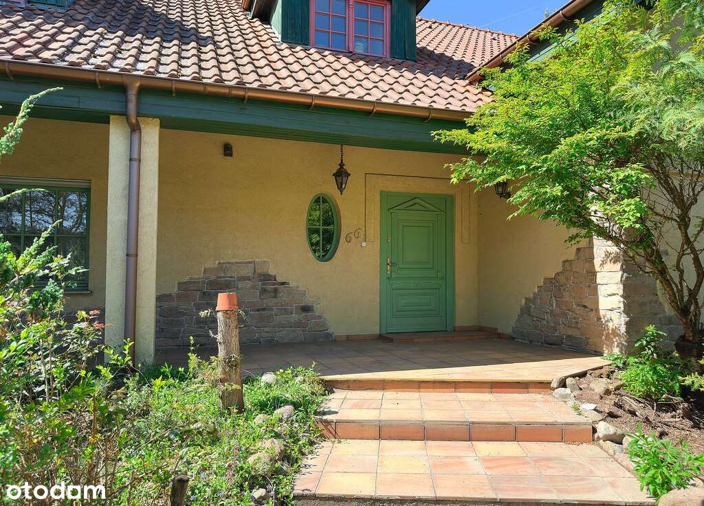 Włoska willa z dużym ogrodem i domem dla gości.-3