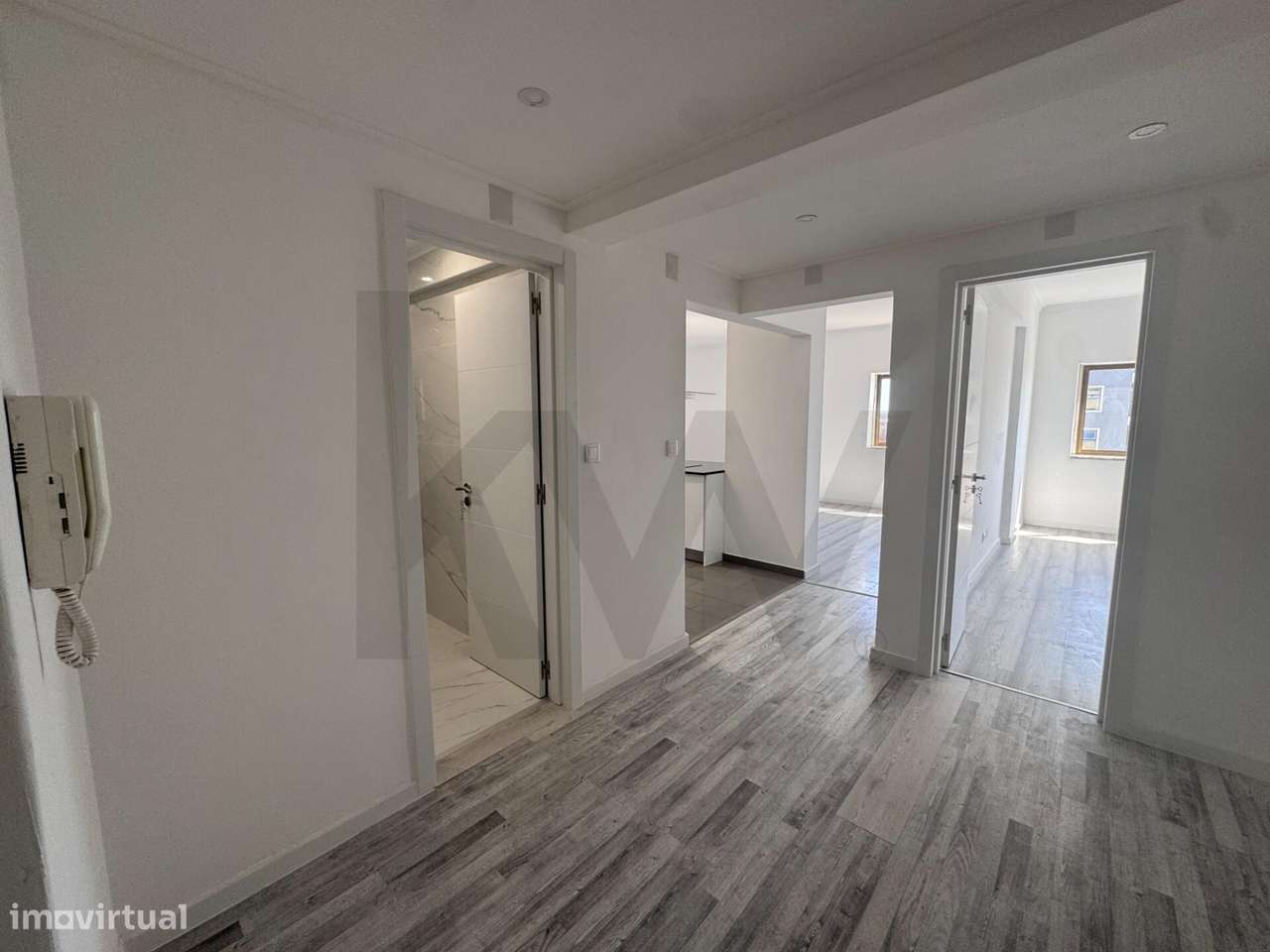 Apartamento T2+1 no centro da Cruz de Pau - Rua 25 de Abril-7