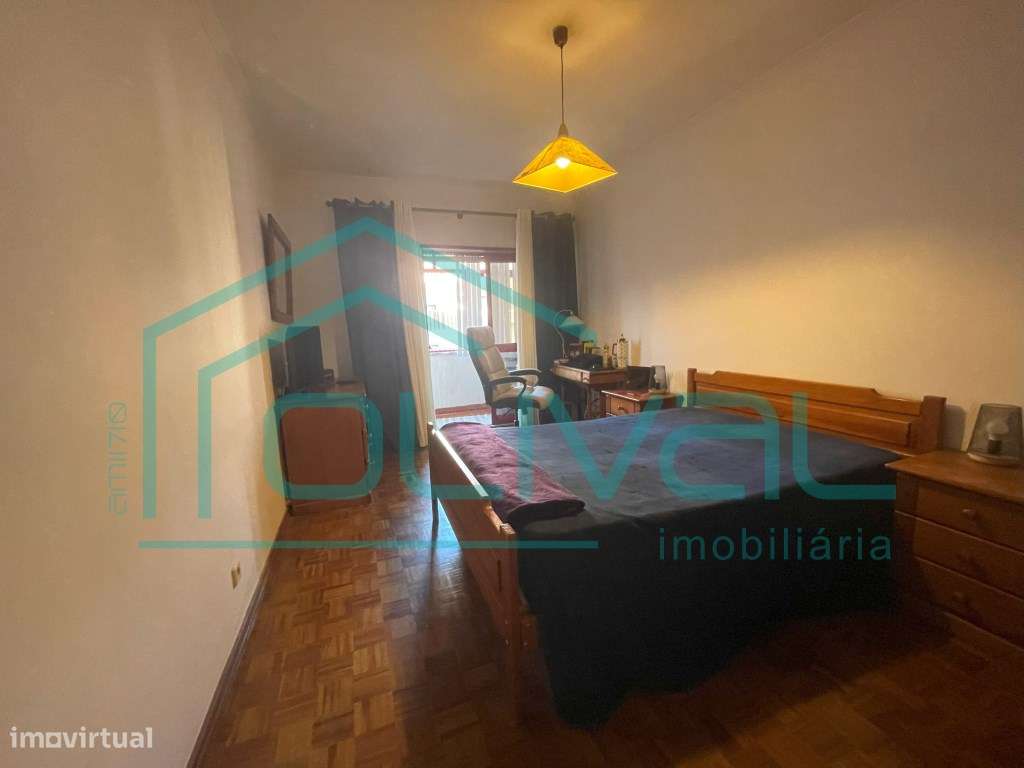 RESERVADO Apartamento T4 transformado em T3-34