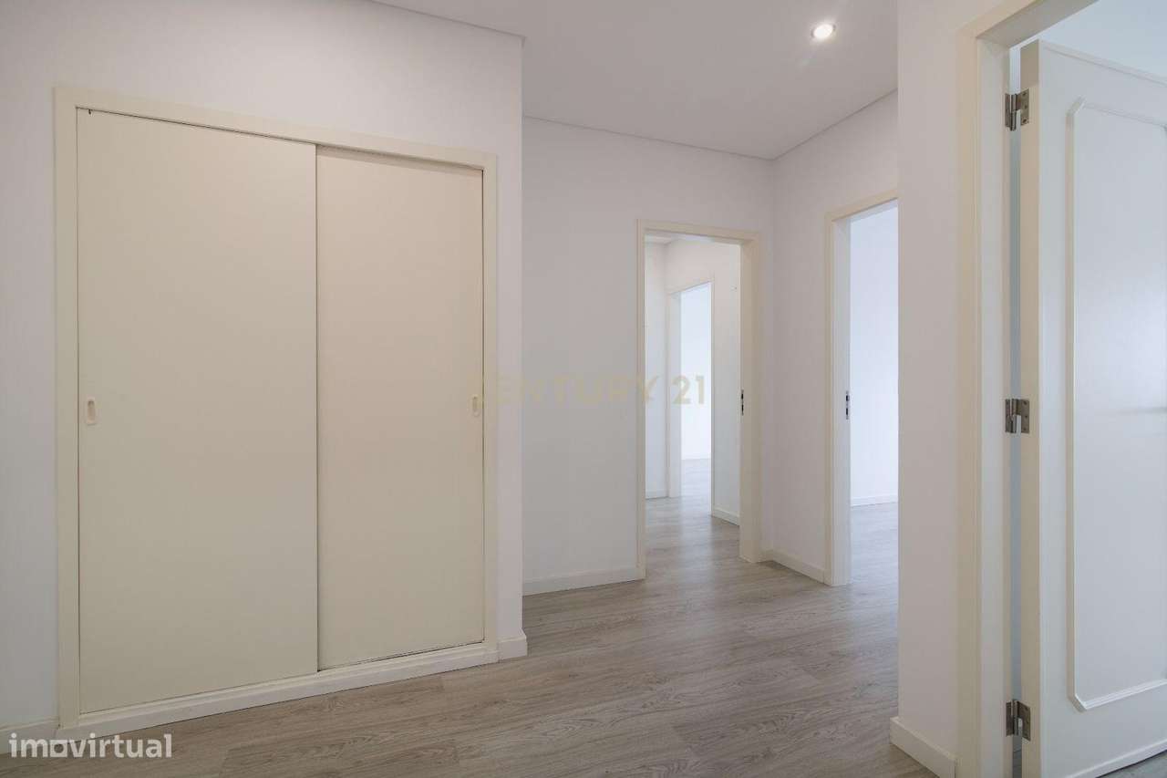 Apartamento T3 Remodelado na Abóboda – Conforto, Modernidade e Localiz-13
