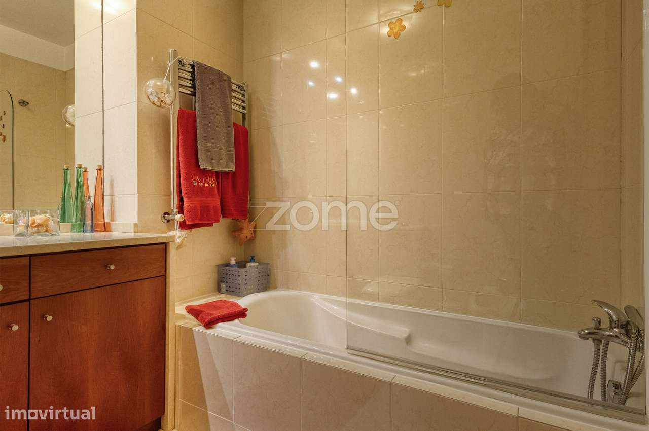 Moradia T4 com 4 suítes, na Rua Gomes Teixeira, Matosinhos-44