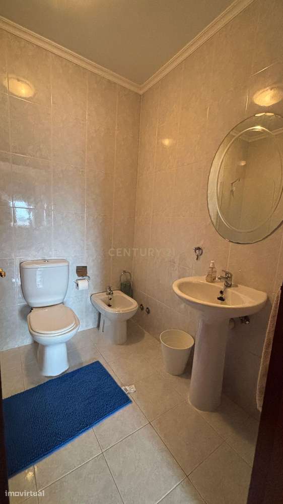 Apartamento T3 no Último Piso com Terraço e Garagem – A Apenas 750 Met-17