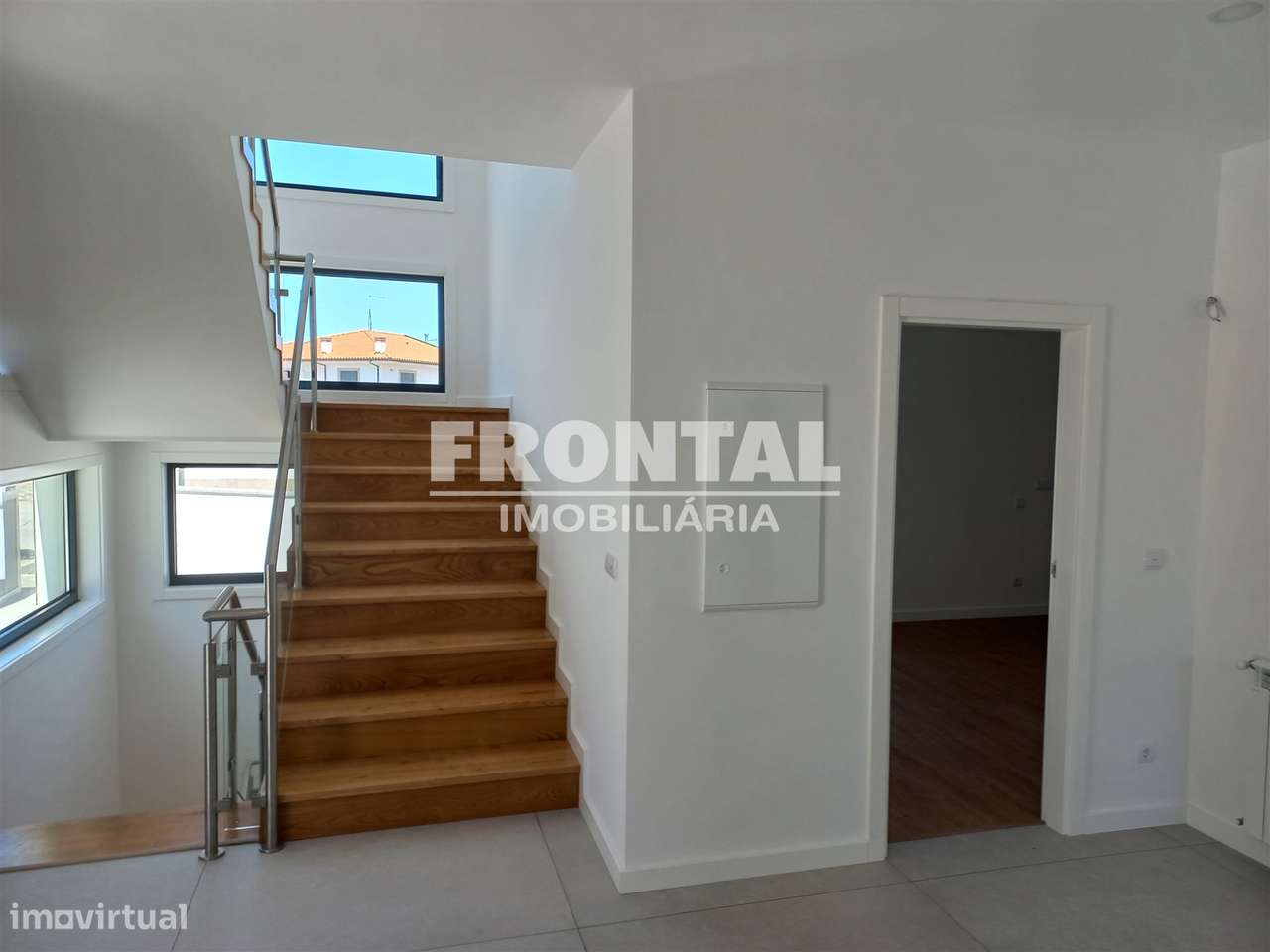 Moradia T4 Independente - 244 m2 | Centro de Mirandela, Bragança - Grande imagem: 5/30