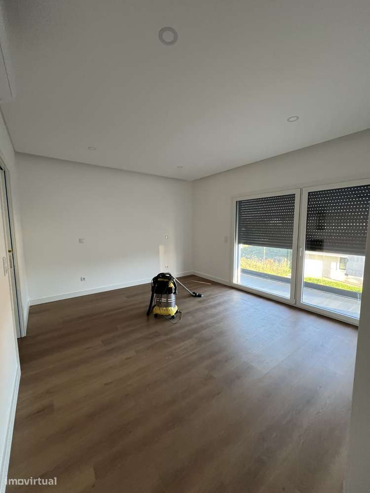 Moradia T4 Loures - Grande imagem: 5/16