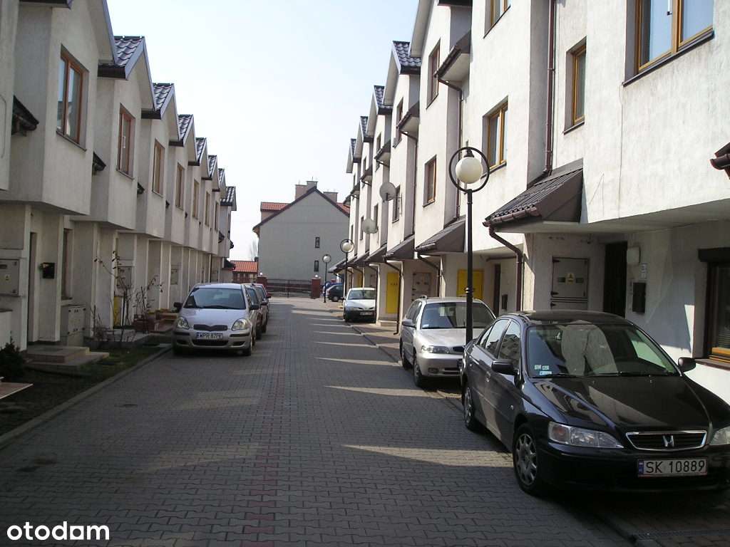 Przestronny dom z balkonem i dużym ogrodem - Pełny obrazek: 2/12