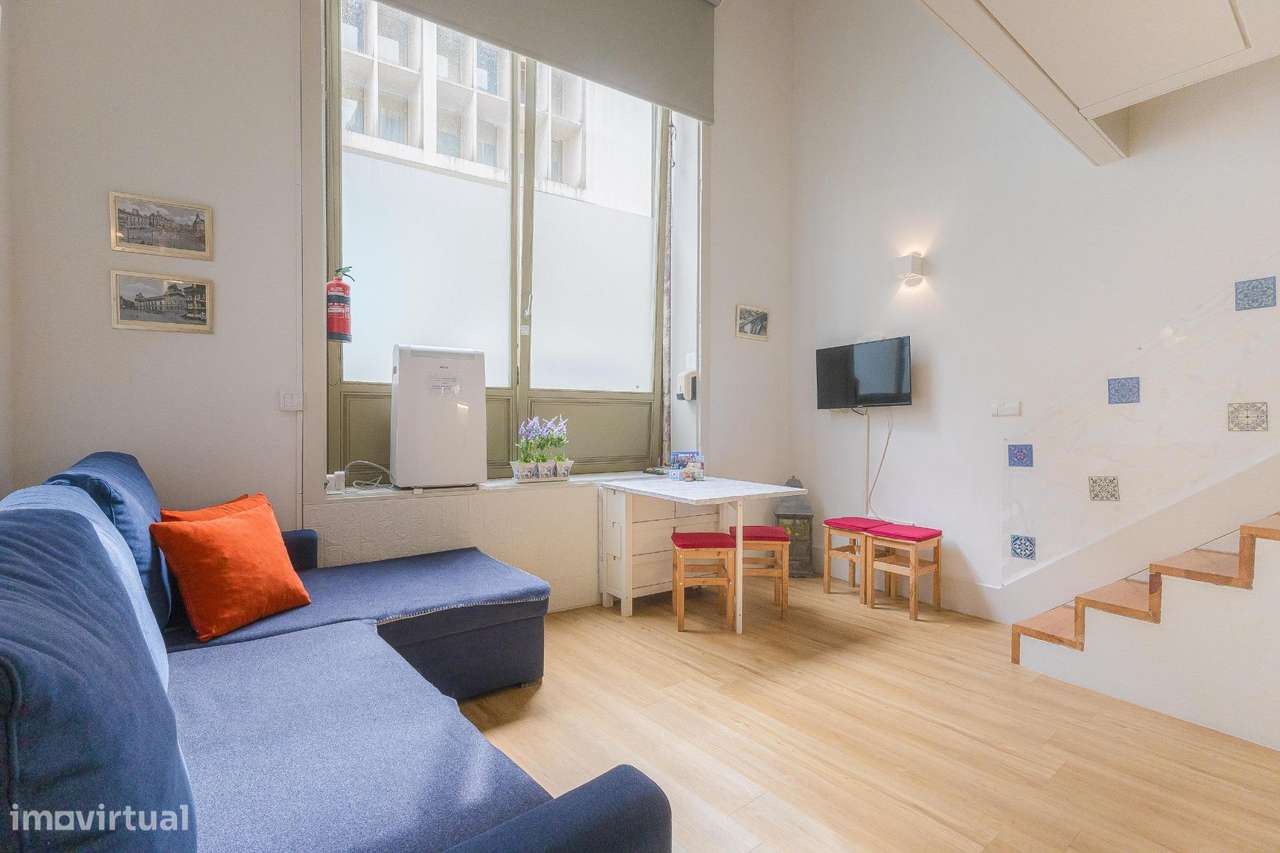 Apartamento T0 com Mezanino | Rua Alves da Veiga | Porto-0