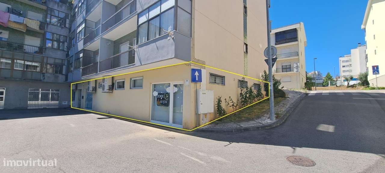 2 lojas situadas no centro da cidade de Viseu com cerca de 400m2, próx - Grande imagem: 2/14