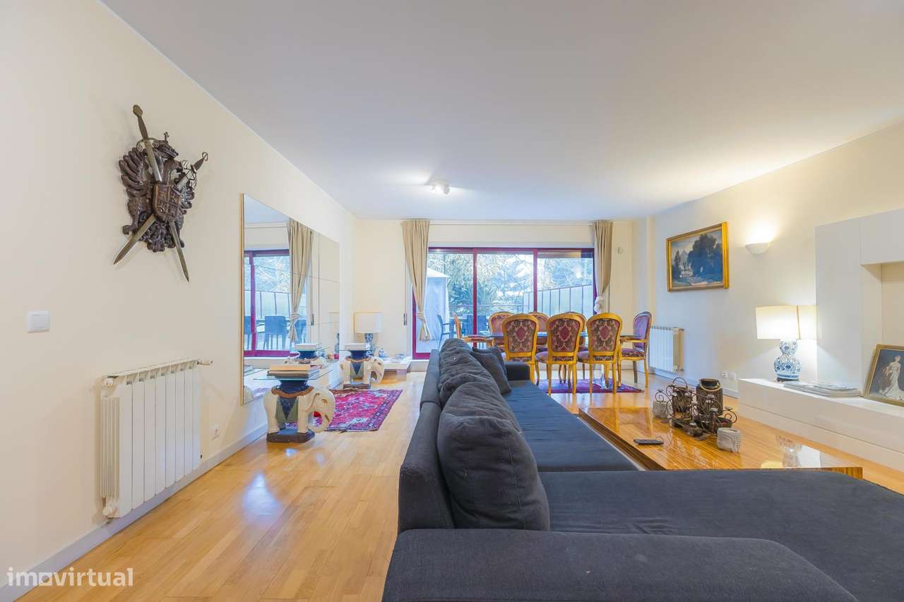 Exclusivo Duplex T5 no prestigiado “CONDOMÍNIO S. JOÃO BOSCO” - Grande imagem: 4/54