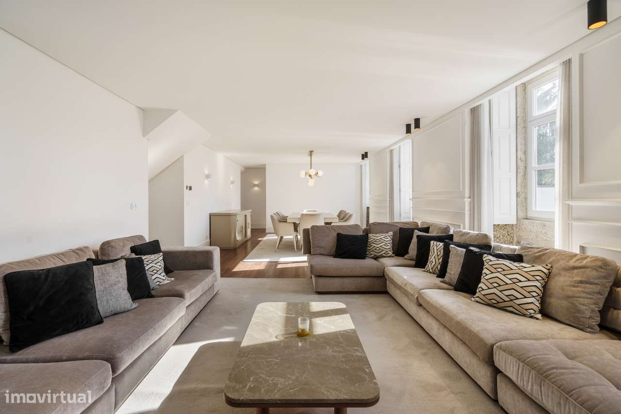 Apartamento T3 de luxo no Centro Histórico de Braga-16