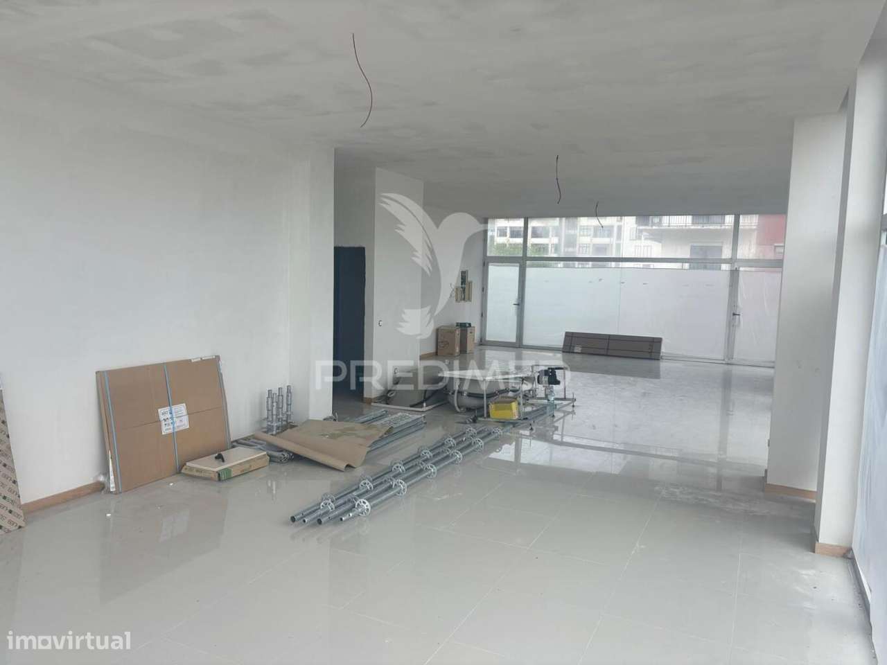 Loja com Potencial para Conversão em Apartamento T1 - Grande imagem: 5/9