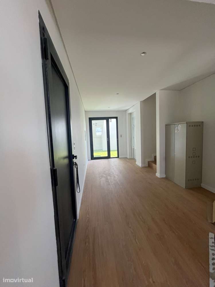 Comprar Excepcional Moradia T3 /Eevador Pedrouços Maia-14