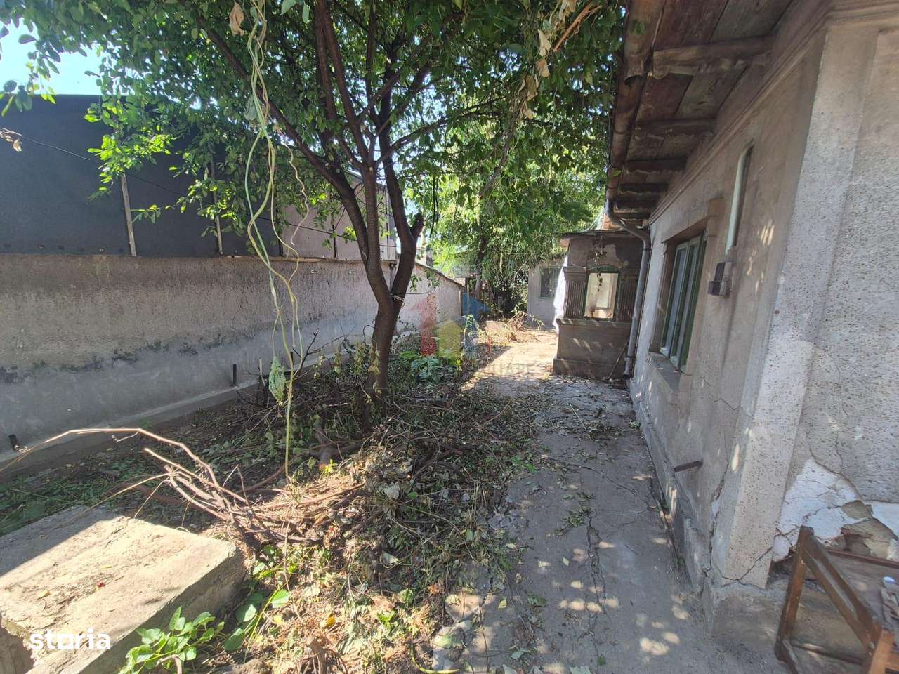 Teren 300 mp cu utilitati, deschidere 10 m, Chercea - Imagine principală: 4/5