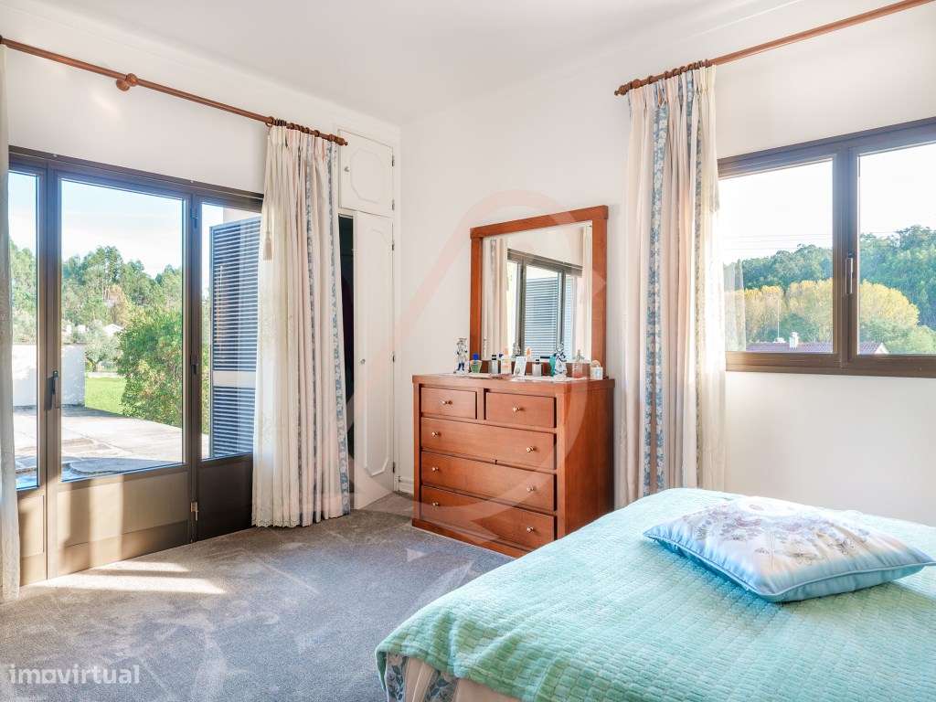 Refúgio Perfeito no Campo com Vista de Sonho e Piscina!-27