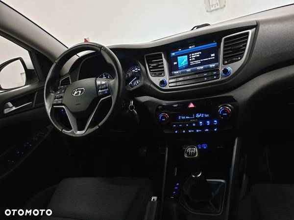 Hyundai Tucson 2.0 CRDI BlueDrive Style 2WD - 37