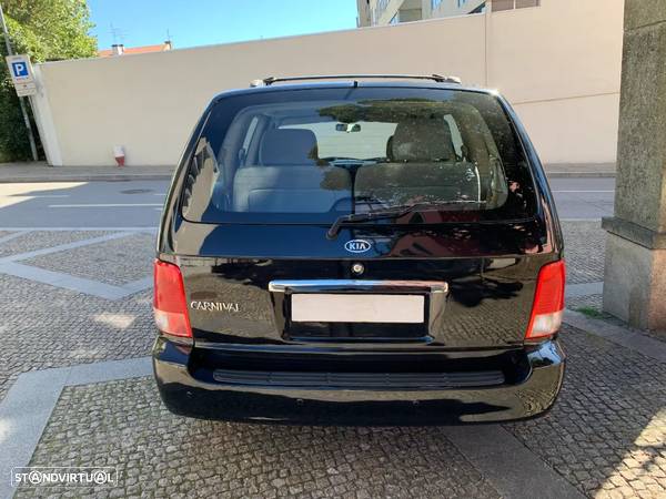 Kia Carnival 2.9 CRDi EX Confort - 8