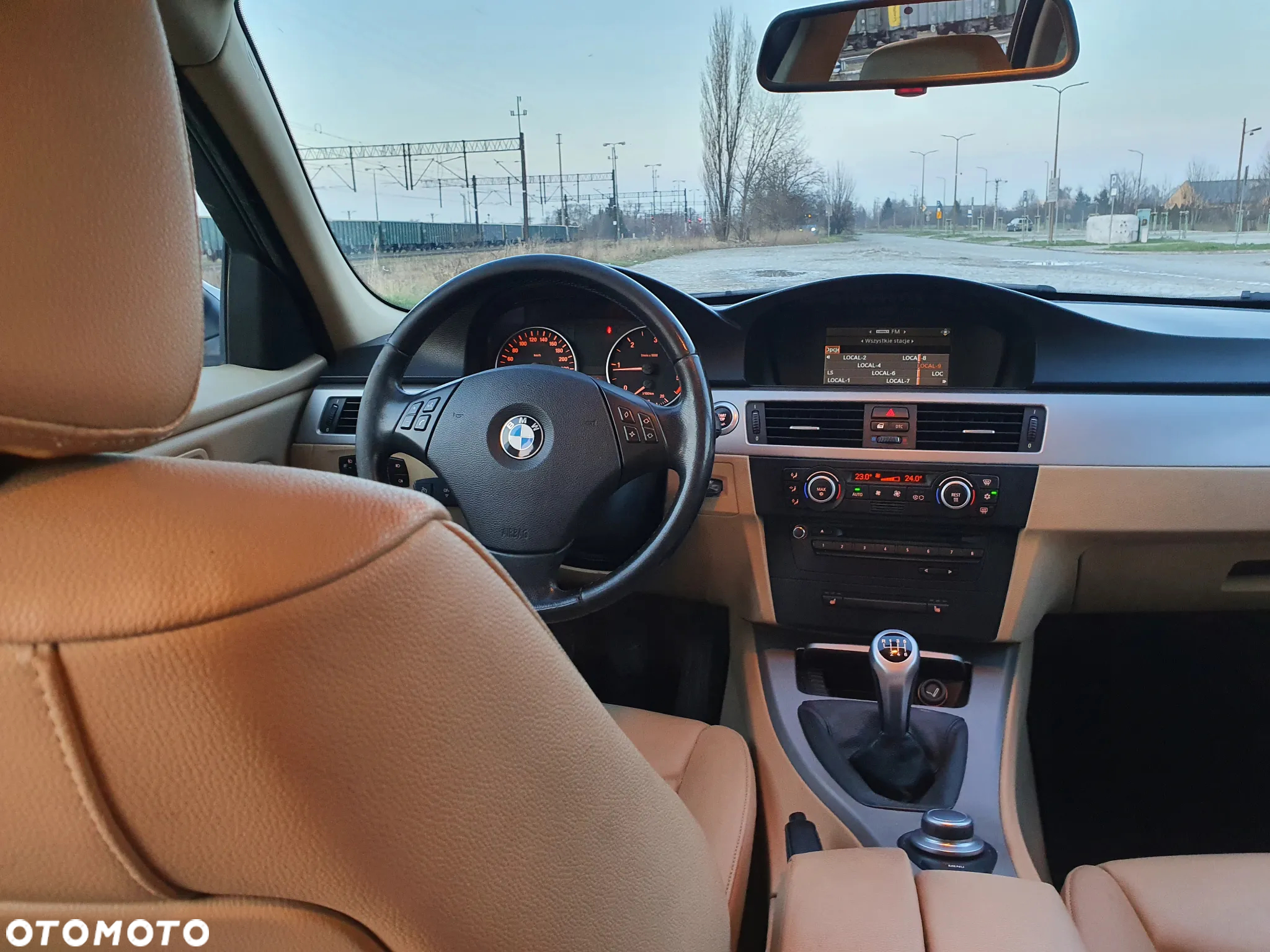 BMW Seria 3 318d - 11