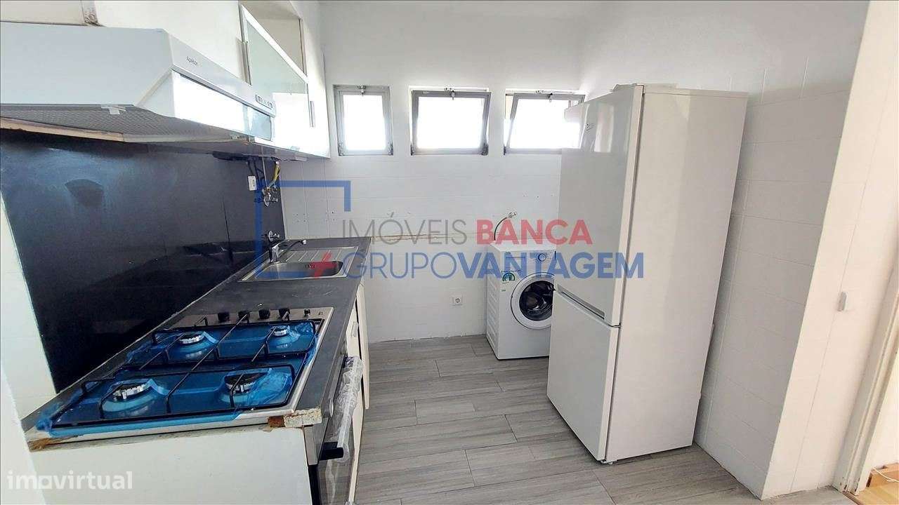 T3  Algueirão-Mem Martins (Sintra) - Grande imagem: 2/23