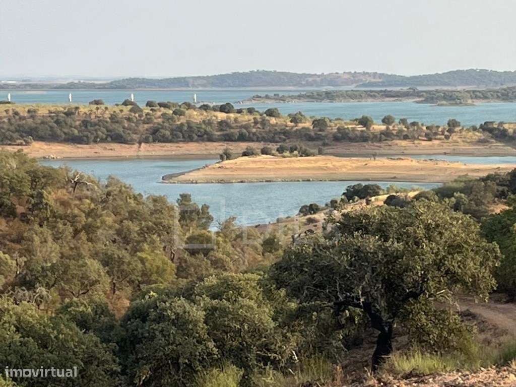 Terreno com projeto aprovado para moradia T5 em Reguengos de Monsaraz - Grande imagem: 4/10