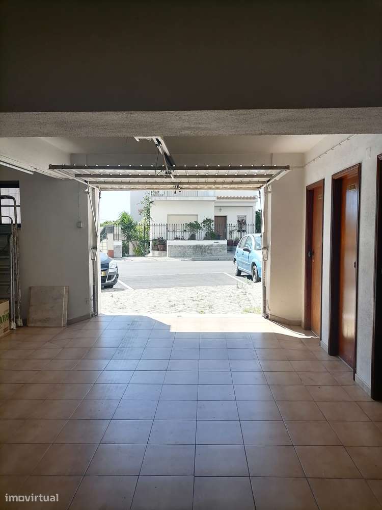 T3 Oeiras, Centro de Queijas, Parqueamento e Arrecadação.-48