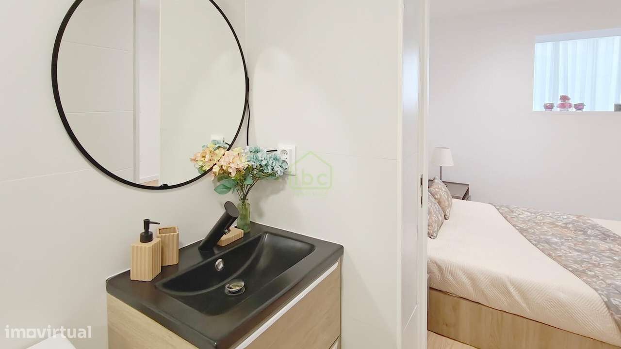 T1+1 Renovado no Centro da Póvoa de Varzim – Luxo, Conforto e Pronto a-29