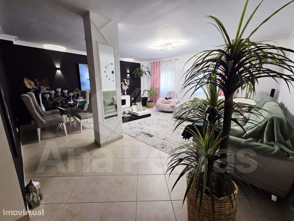 T2 Excecional com Terraço de 50m² na Baixa da Banheira-10