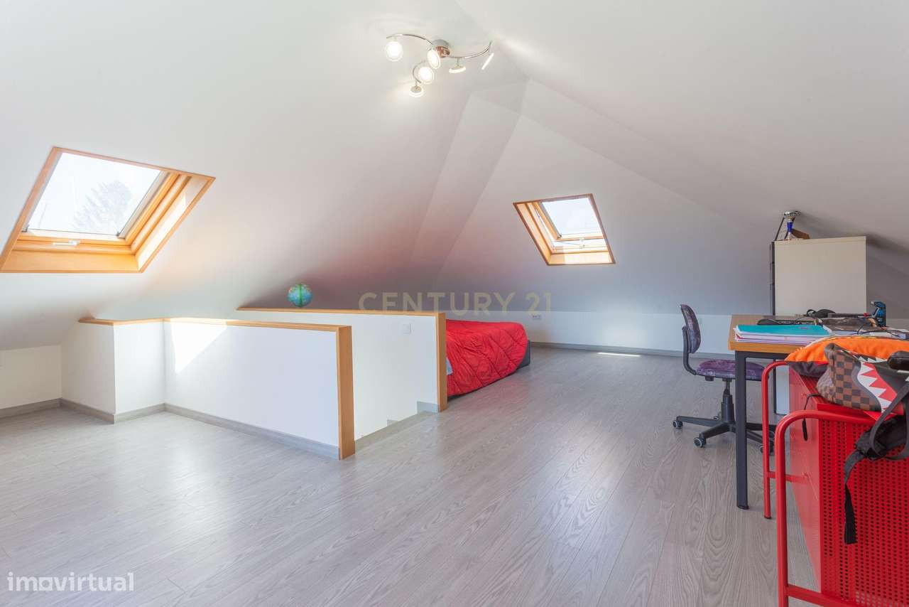 Moradia T4 de Luxo - Câstelo da Maia-17