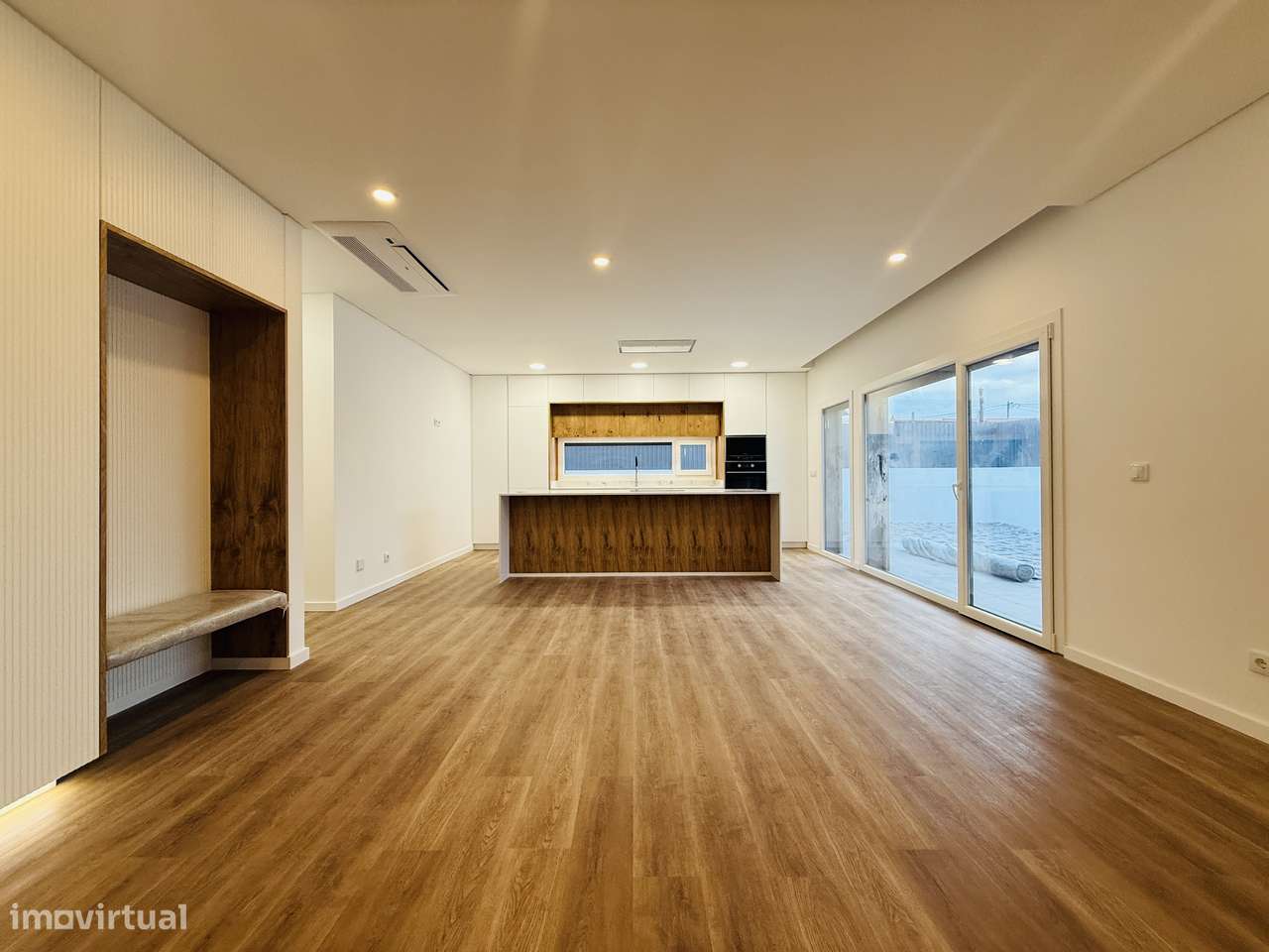 Moradia T4 térrea Fernão Ferro Pinhal do General-7