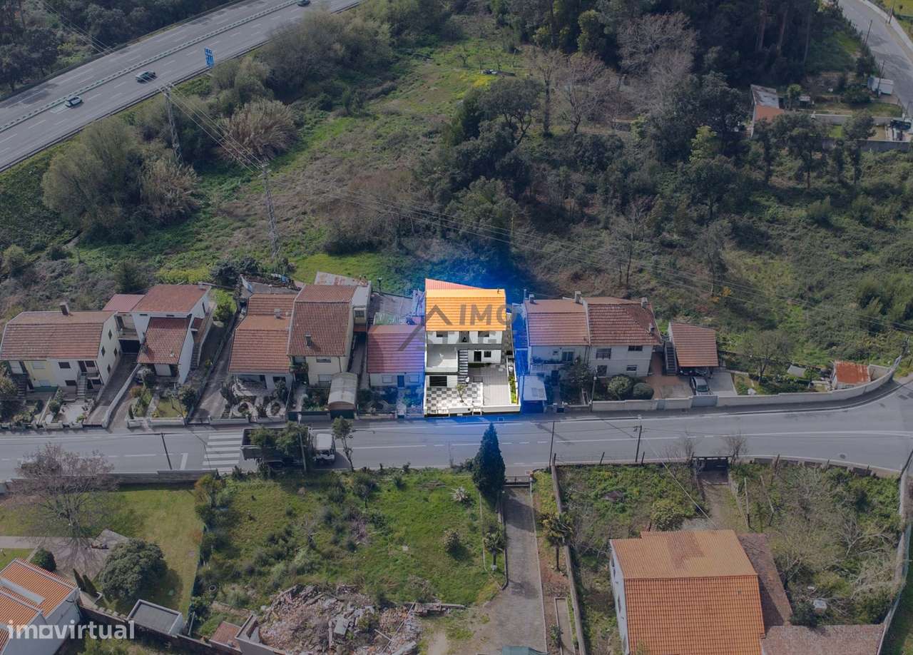 Moradia Bi-Familiar Renovada | Ermesinde – Santa Rita T1+1 e T2-2