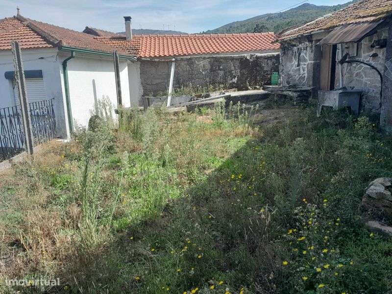 Moradia rustica com anexos e quintal - Grande imagem: 5/12