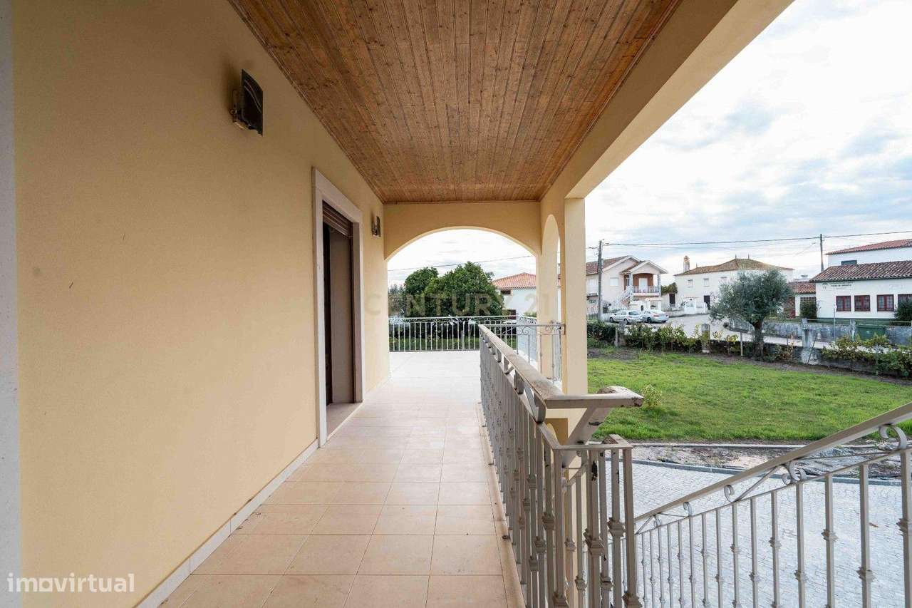 Vende-se Moradia T4 na Póvoa da Abraveia – Vila Nova de Poiares-29